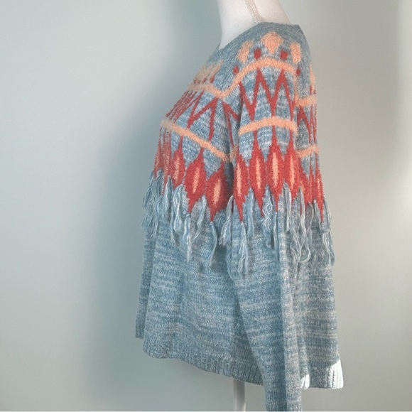 NWT Kensie Pullover Sweater With Fabric Tassel Fringe - Picture 4 of 10